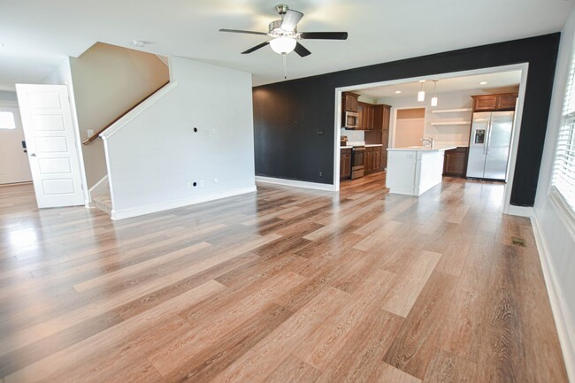 Building Photo - Pet Friendly Four Bedroom!