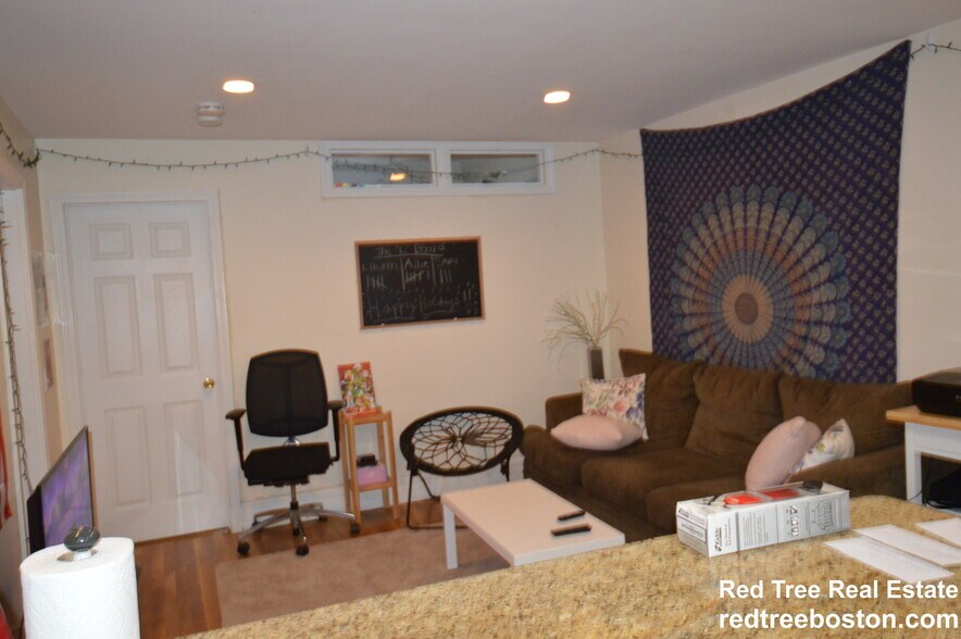 Building Photo - 62 Egmont