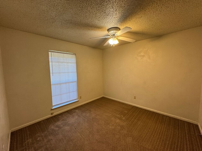 Building Photo - 1205 Hughes Ave