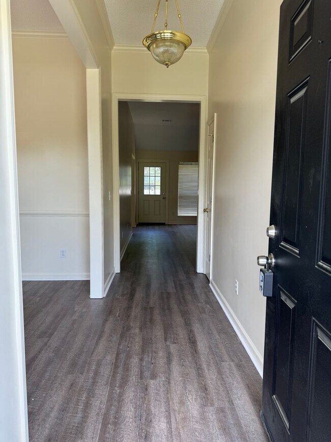 Building Photo - Charming Wilmington Island Rental – Minutes from the Beach and Downtown!