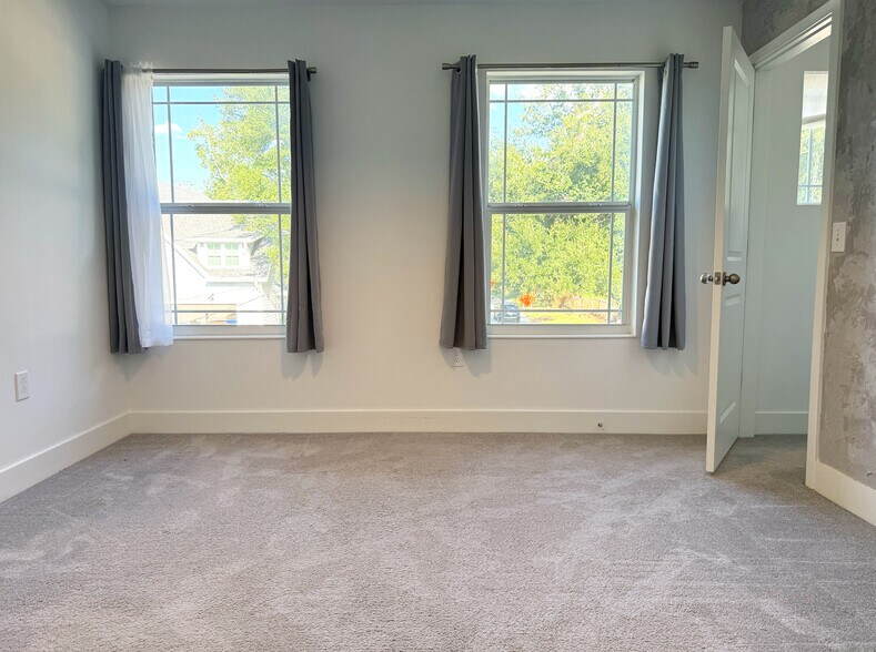 Bedroom 3 - 4400 N Branch Ave