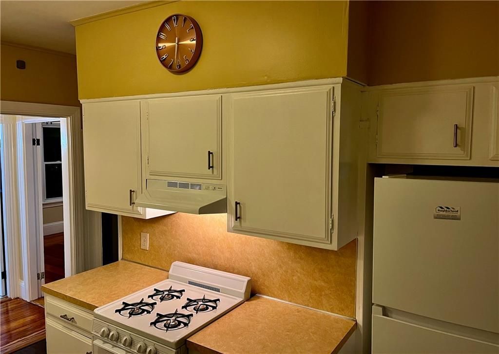 Building Photo - 121 Rutherglen Ave