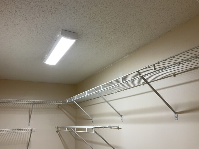 Building Photo - 1706 Hargrove Dr