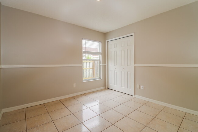 Building Photo - 9329 Crandon Ln