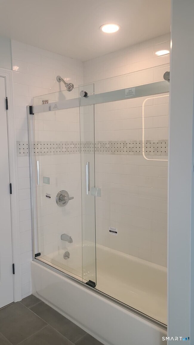 Building Photo - 43 W Prospect St