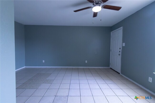 Building Photo - 1601 Benttree Dr