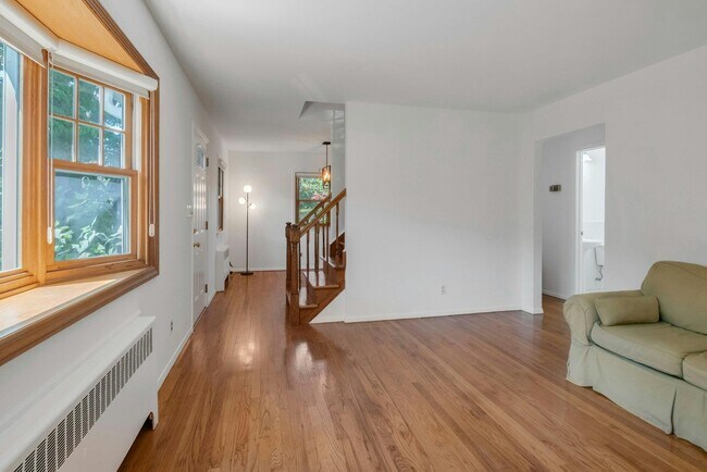 Building Photo - 75 Grandview Ave