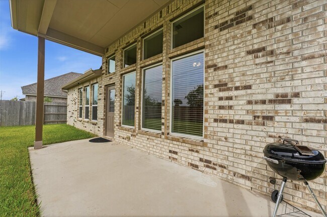Building Photo - 2526 Bayrose Dr