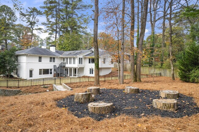 Building Photo - Move in before December 31st and get $100 OFF your rent for the first 3 months — PLUS a $250 Amaz...