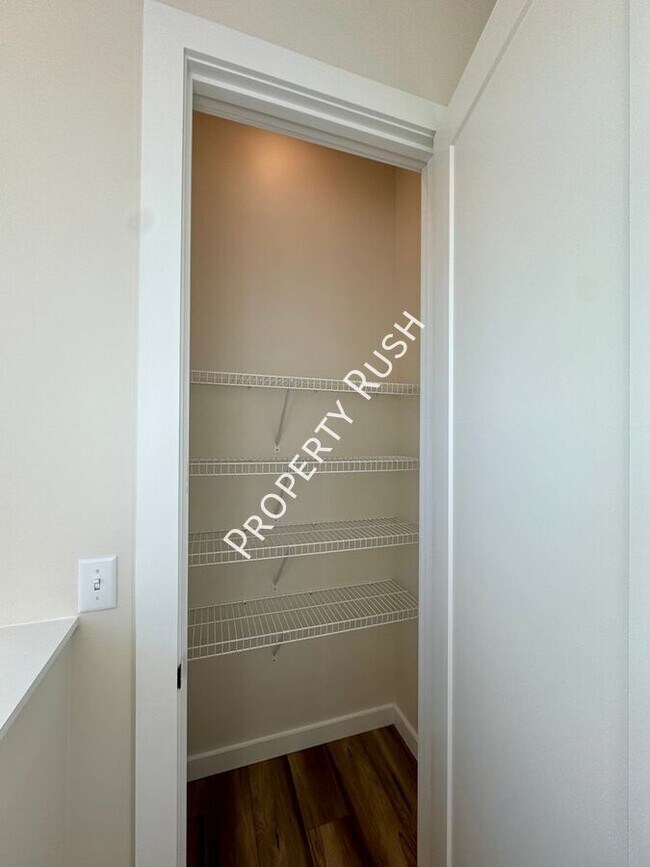 Building Photo - 1865 Zeta Way