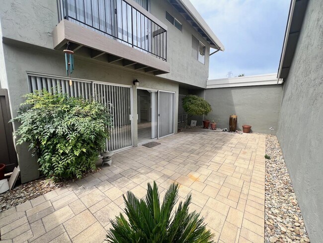 Building Photo - 111 Escobar Ct