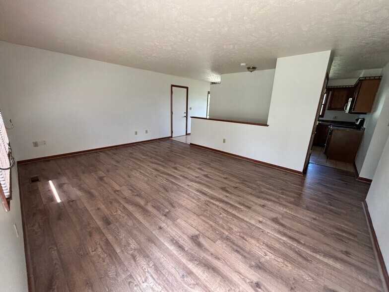 Building Photo - 9173 E CD Ave