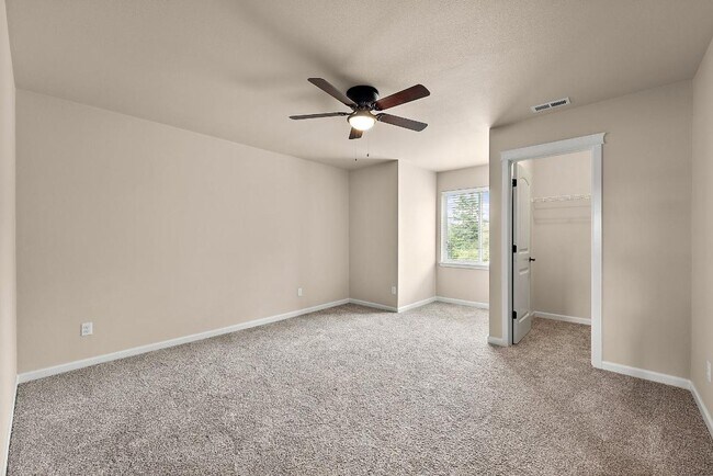 Building Photo - 15592 Chad Dr SE