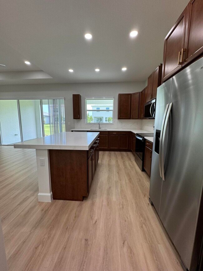 Building Photo - 14212 Spruce Pne Dr