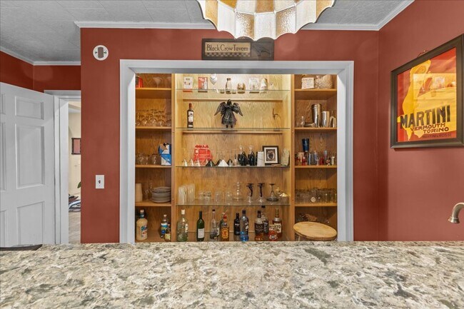 Building Photo - Well-Cared for historic beauty in private setting tucked in the Hill Section