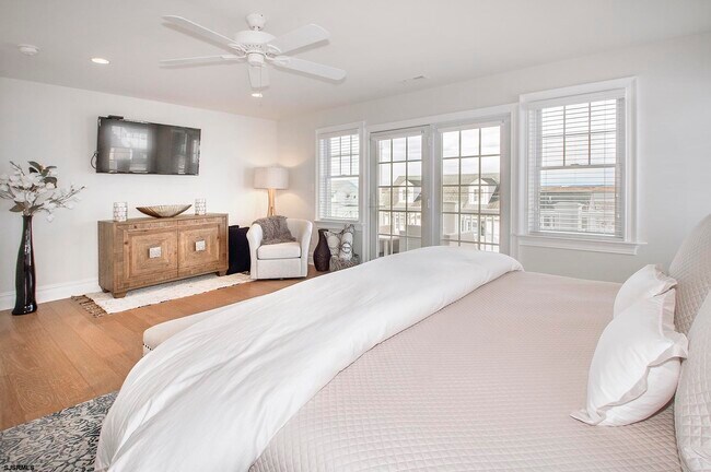 Building Photo - 8510 Fulton Ave