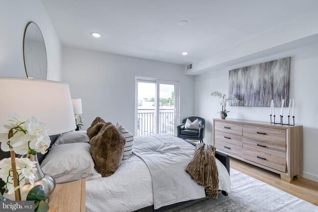 Building Photo - 850 N 19th St