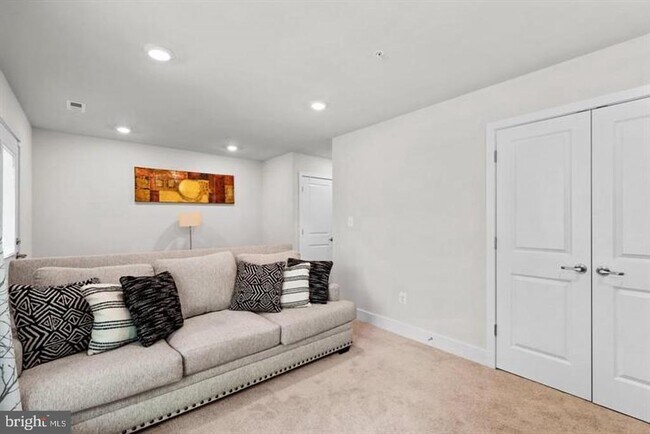 Building Photo - 614 Chalcedony Ln