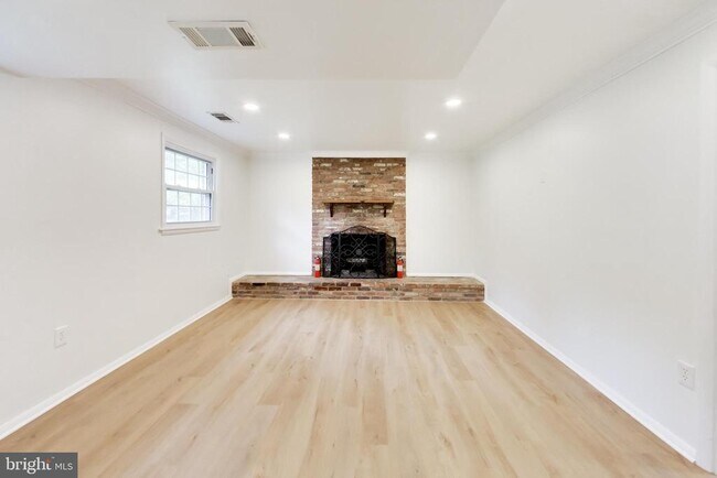 Building Photo - 11907 Hunters Ln