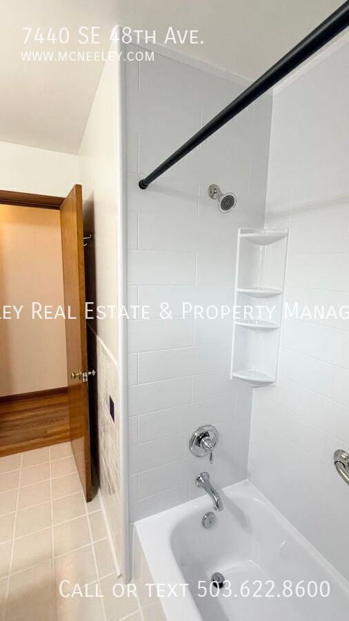 Building Photo - 7440 SE 48th Av