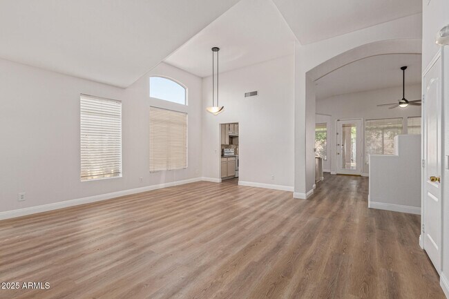 Building Photo - 15213 N 55th Way