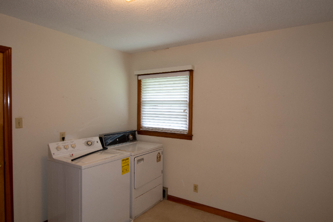 Building Photo - 7552 NC-88
