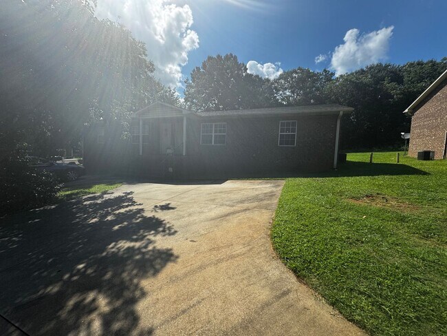 Building Photo - 1457 Cherryville Rd
