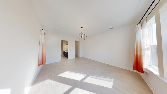 Building Photo - 4BR/ 4.5BA Beautiful Home In Eagles Landing