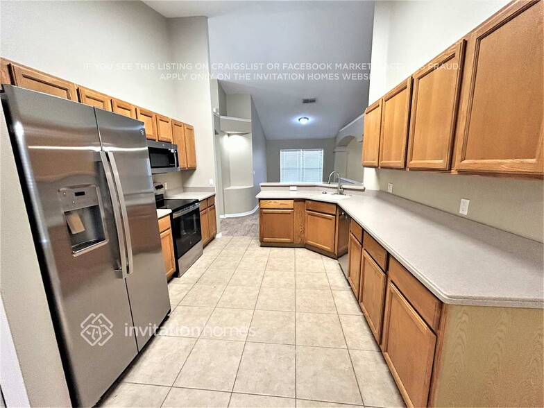 Building Photo - 2502 Clareside Dr