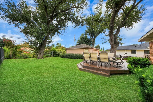 Building Photo - 6403 Waltway Dr