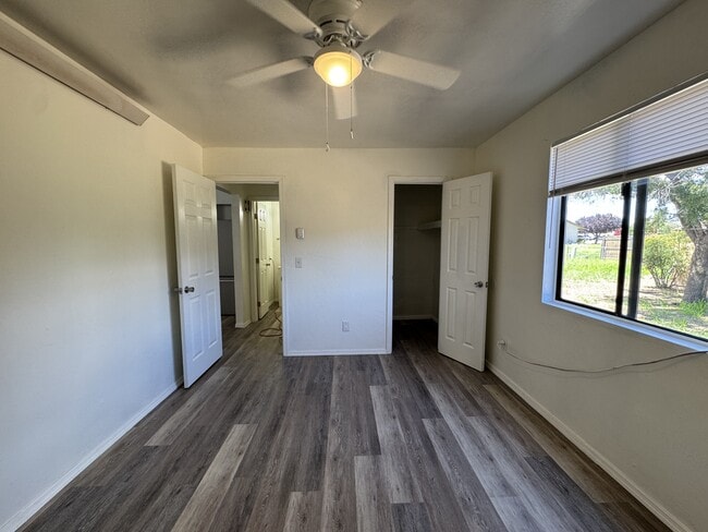 Building Photo - 2996 N Truwood Dr