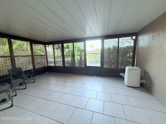 Building Photo - 255 S Tropical Trail