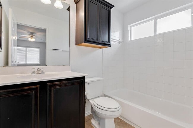 Building Photo - 1706 Sand Hills Dr