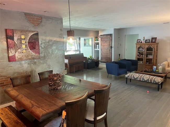 Building Photo - 5760 SW 56th St