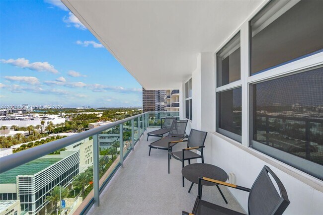 Building Photo - 9511 Collins Ave