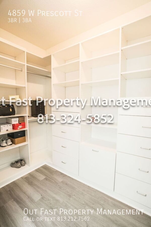 Building Photo - 4859 W Prescott St