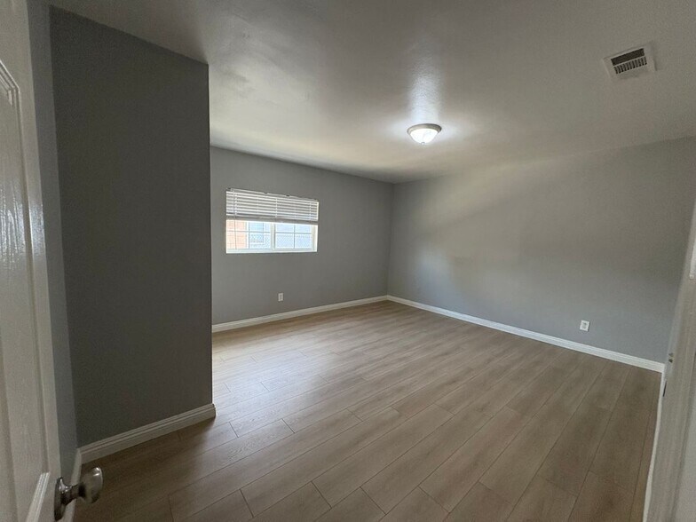 Building Photo - 4925 Chino Ave