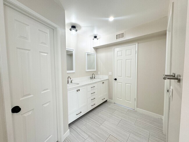 Building Photo - 68745 Tachevah Dr