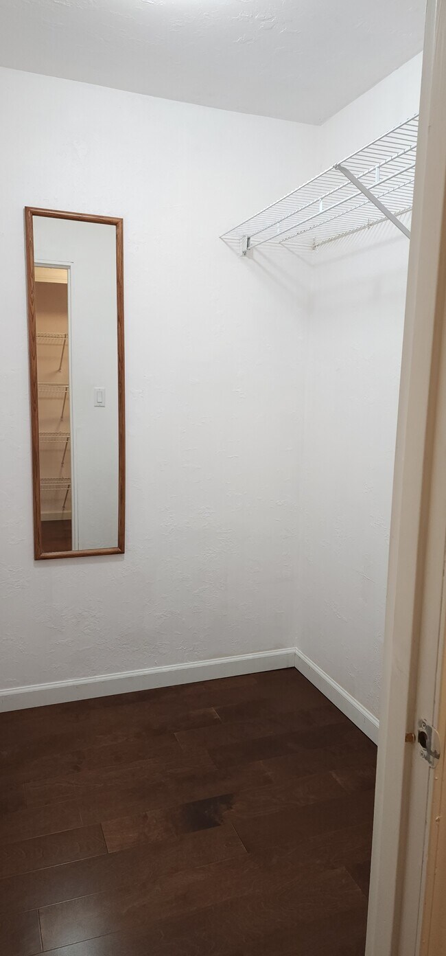 Building Photo - 42-KE642 N Bass Ct