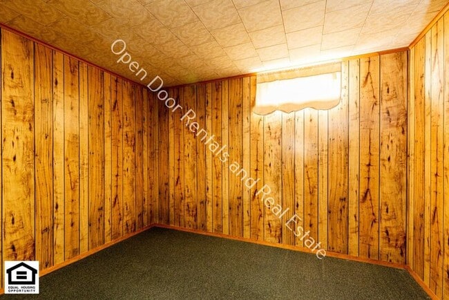 Building Photo - 605 N Camden Dr