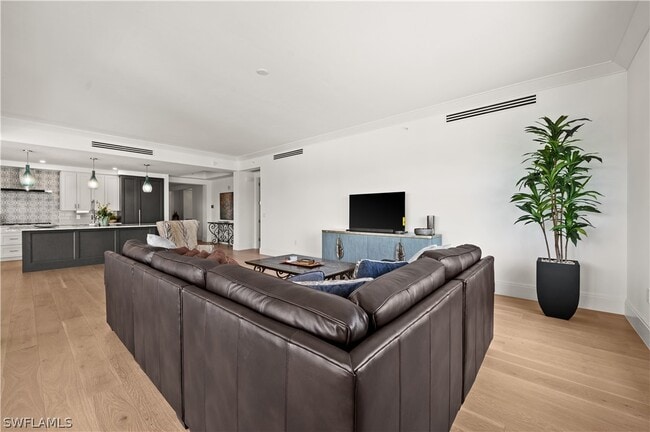 Building Photo - 1130 3rd Ave S