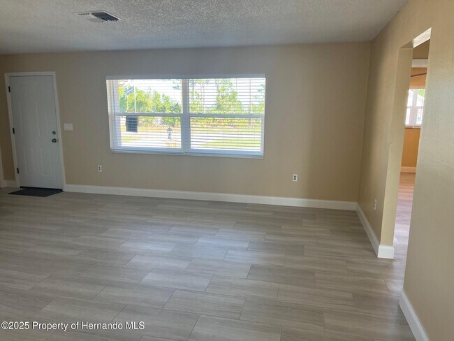 Building Photo - 12474 Drayton Dr