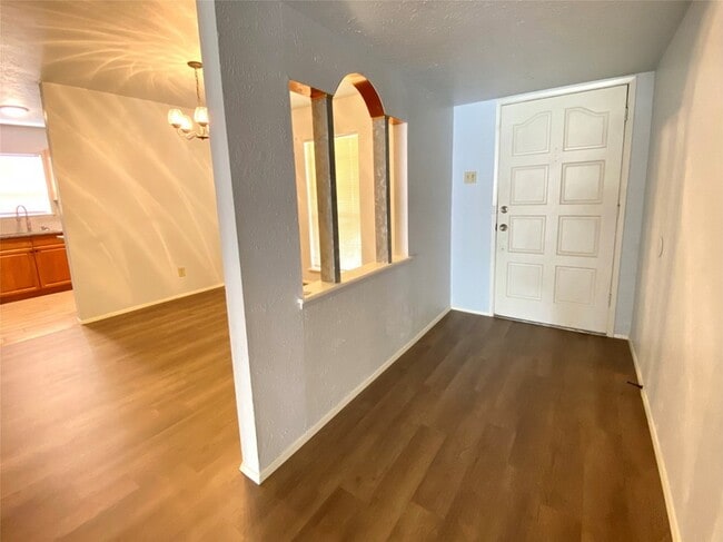 Building Photo - 1428 Big Bend Dr