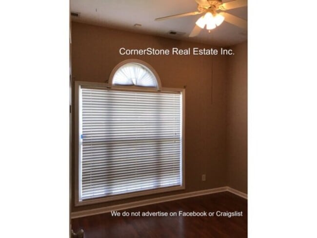 Building Photo - 106 Van Buren Dr