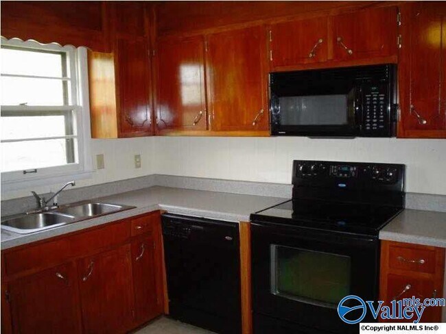 Building Photo - 109 Carol Dr