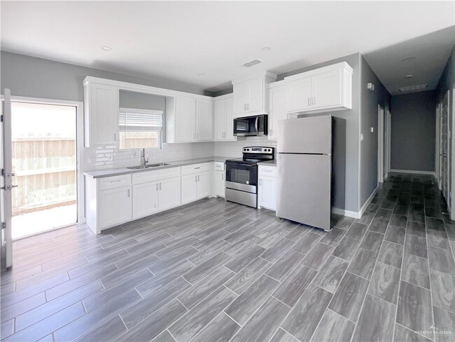 Building Photo - 3008 W Driftwood St