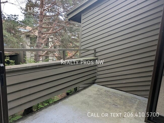 Building Photo - 126 SW 116th St