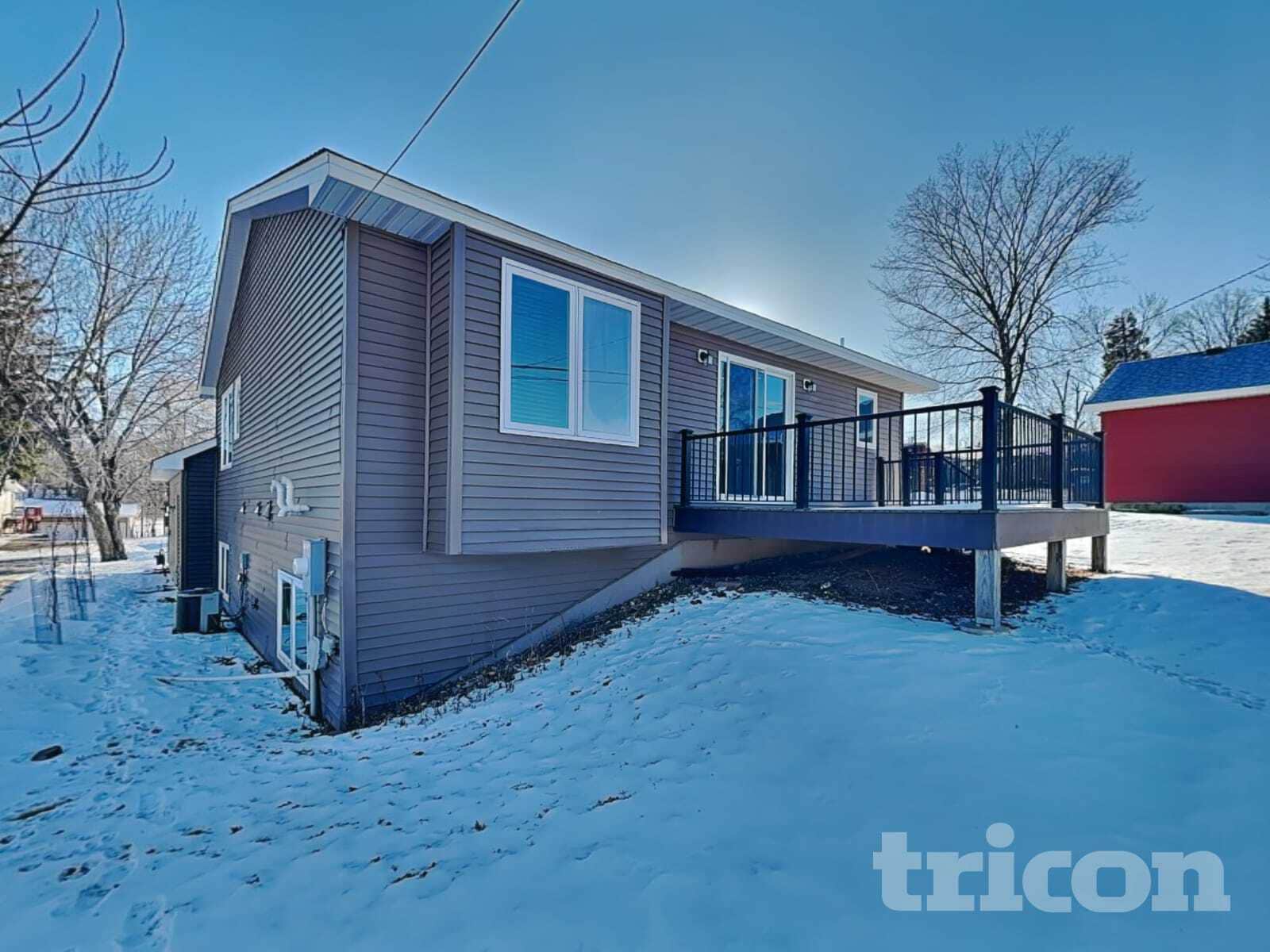 Building Photo - 1525 Independence Ave N