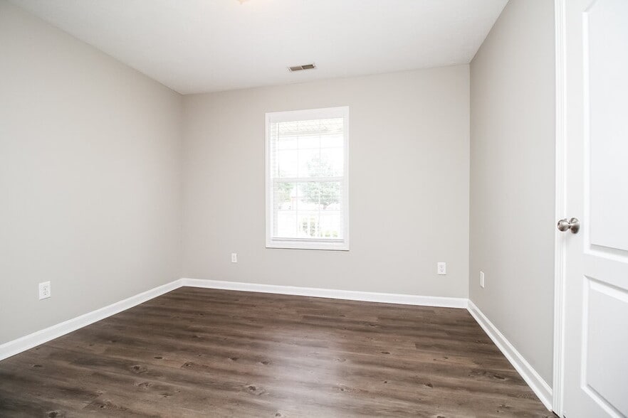 Building Photo - 1403 Huddersfield Dr
