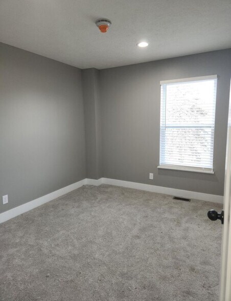 Building Photo - 2005 Franklin St